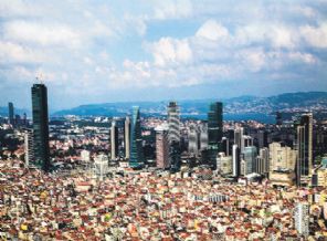 Depremde gökdelen tehlikesi