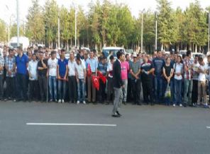 Abdullah Gül'ü uğurlamak için binlerce kişi yollara düştü