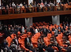 CHP'li vekiller meclisi terk etti