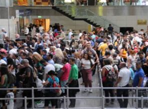 Havalimanında okul yoğunluğu