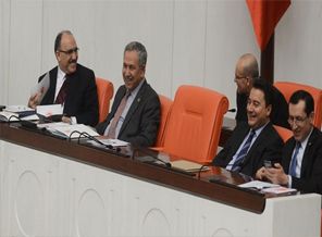 Kabineden kendi isteğiyle ayrılan bakan