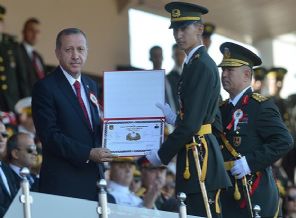 Kara Harp Okulu'nda mezuniyet heyecanı