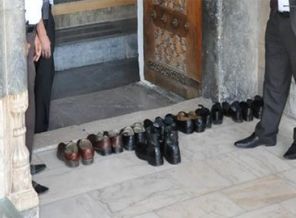 Mevlana müzesinde ayakkabı krizi