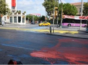 Harbiye önünde boyalı eylem: 6 gözaltı