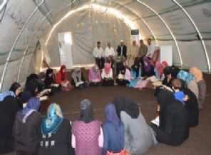 400 Suriyeli ülkesine döndü