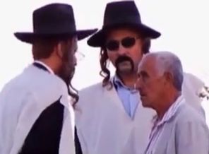 Filistinli amca şakacıyı gözyaşlarına boğdu (Video)