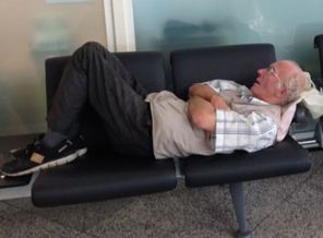 Korkudan Havalimanında yaşıyor