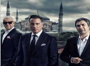 Ertuğrul Özkök'ten Kurtlar Vadisi pozu