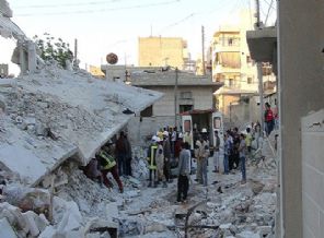 Suriye uçakları Rakka'yı bombaladı