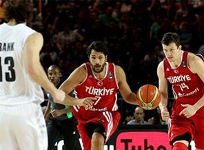 12 Dev Adam çeyrek final aşkına