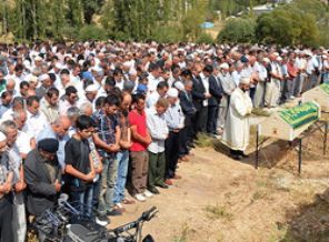 Asansör kazasında ölen işçiler toprağa verildi