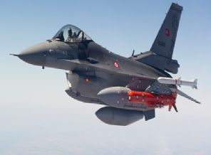 Hakkari Çukurca'da uçak hareketliliği