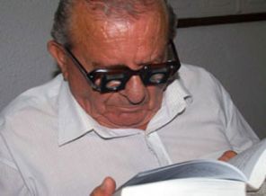 82 yaşında Hukuk Fakültesi'nden mezun oldu