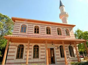 84 yıl sonra ibadete açıldı