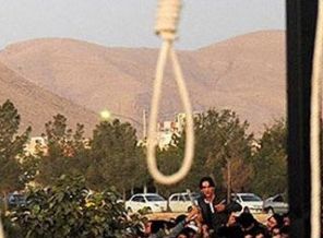 İran'da iki idam cezasına af