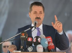 Bakan Çelik o inşaatı mühürletti