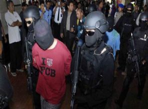 IŞİD operasyonunda 4 Türk gözaltına alındı!