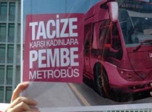 İBB önünde pembe minibüs eylemi