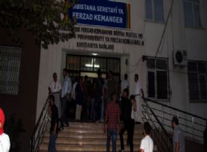 Mühürlenen okulun kapısını söktüler