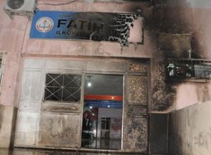 Şırnak'ta 3 okula molotoflu saldırı
