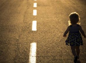 Uykusunda 4 km yürüdü