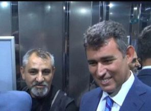 Feyzioğlu Soma'da asansörde kaldı!