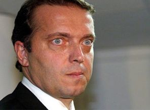 Motorola Cem Uzan'ın peşine düştü