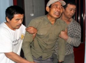 Çinli maden işçisi ağabeyi için ağladı