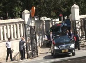 Erdoğan anne-babasının kabirlerini ziyaret etti