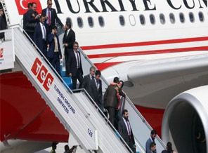 İşte Türk rehinelerin takım elbise sırrı