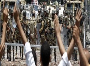 Yeni eğitim yılı 'Siyaset Konuşma' yasağıyla başladı