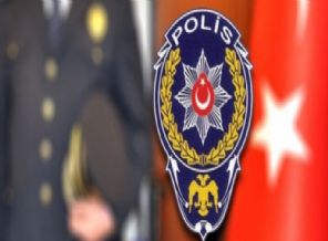13 polis gözaltında