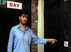 Caminin tuvaletini bile soydular