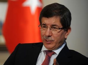Davutoğlu, o sorulara sert bir dille açıklık getirdi