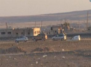 IŞİD sınıra bayrak astı