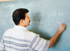 Kürtçe eğitime ilk başvuru!