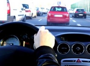 Ehliyetsiz şoför 25 yıl sonra yakayı ele verdi