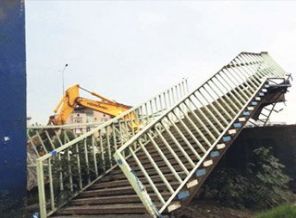 Bir üst geçit kazası da İzmit'ten