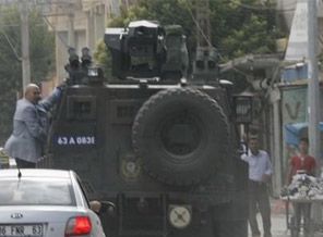 CHP'li Tanal polis aracını kovaladı