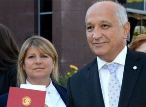 Davutoğlu'ndan Türk Kızılayı'na 6 kurban bağışı