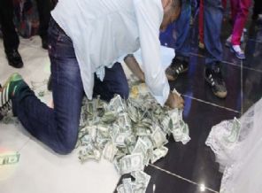 İncirlik'in gündemi sahte 1 dolarlar