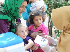 Suriyeli çocuklar aşılanıyor