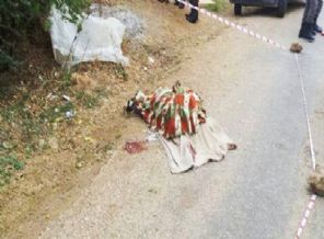 Annesini ezdiğini farketmedi bile