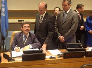 Bakan Güllüce tarihi anlaşmaya imza attı