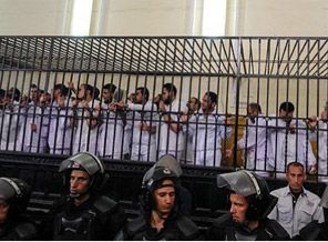 Mısır'da darbe karşıtı 99 kişiye hapis