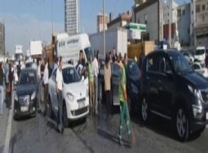 İstanbul'da 20 araç birbirine girdi