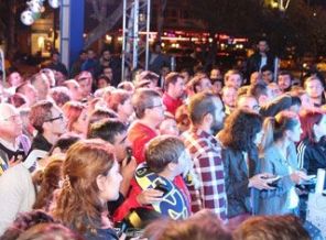 İstanbul'da geceyarısı kuyruğu! (Video)