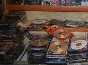 İstanbul'da korsan DVD ve CD operasyonu