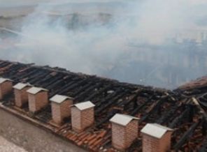 400 yıllık tarih kül oldu