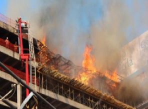 Gökdelen inşaatında korkutan yangın!